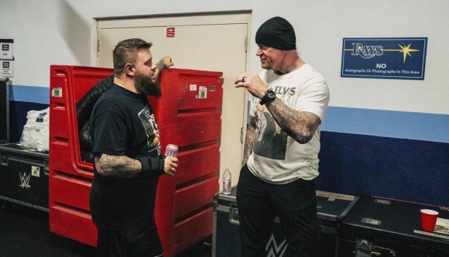 Kevin Owens devait affronter l’Undertaker à WWE WrestleMania 32