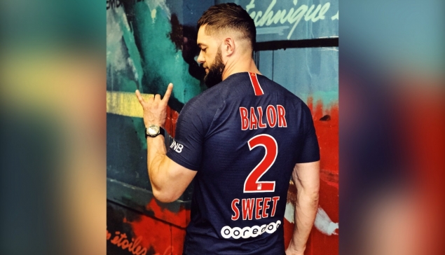 Finn Balor félicite le PSG pour sa place de premier de Ligue 1