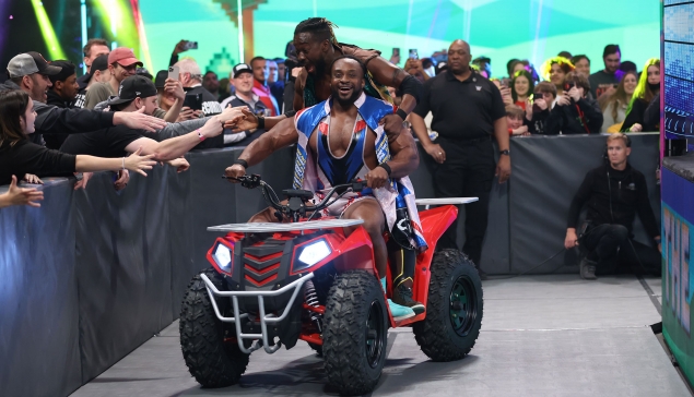 Pourquoi le New Day est-il arrivé en quad à SmackDown ?