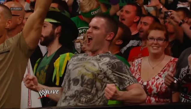 Brock Lesnar Guy réagit aux vieilles images de foule reprises par la WWE pendant WrestleMania Backlash