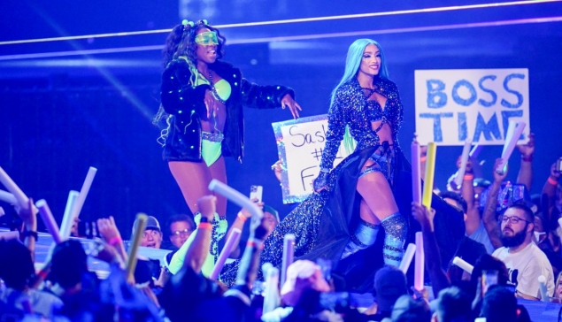 Sasha Banks et Naomi quittent WWE RAW en plein show