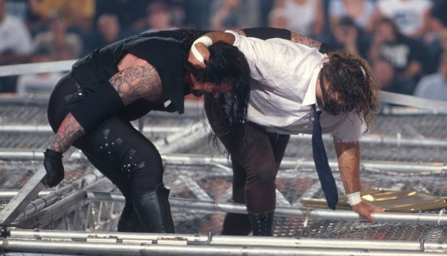 Mick Foley avait un scénario pour un second Hell in a Cell avec l'Undertaker