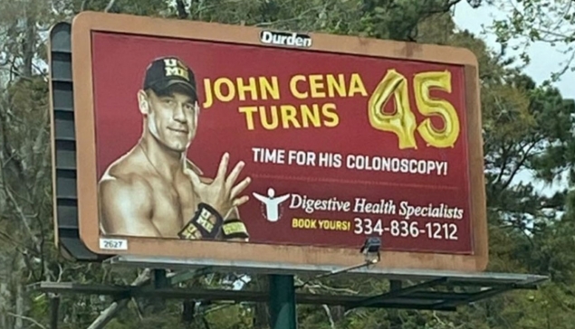 John Cena et AJ Styles en promotion pour une coloscopie