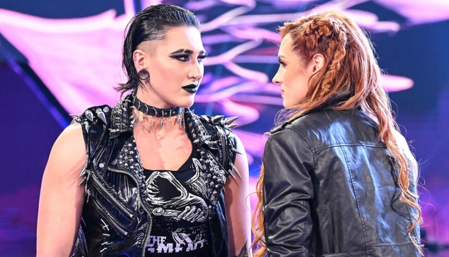 Rhea Ripley aimerait affronter Becky Lynch à WrestleMania 40