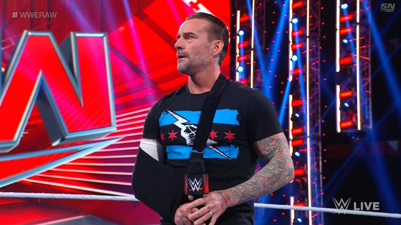 WWE RAW: CM Punk fornisce un aggiornamento sul suo infortunio