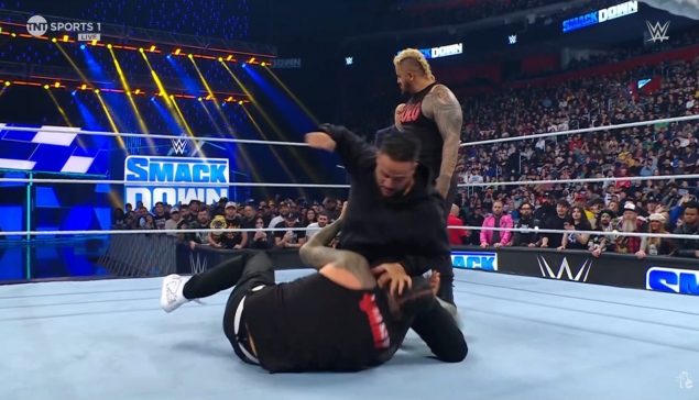 Tama Tonga débarque à WWE SmackDown... et chamboule la Bloodline !