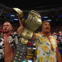 La WWE présente les nouvelles ceintures par équipe à SmackDown