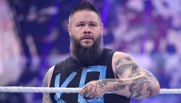 Kevin Owens devrait rester à la WWE