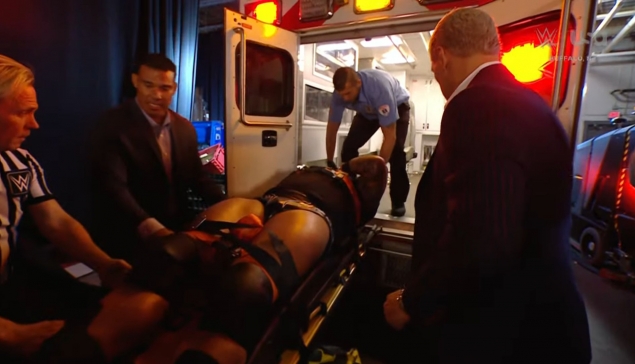 WWE SmackDown : Kevin Owens envoie Randy Orton à l'hôpital