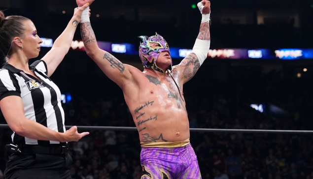 Pas de Rey Fenix à la WWE avant 2025