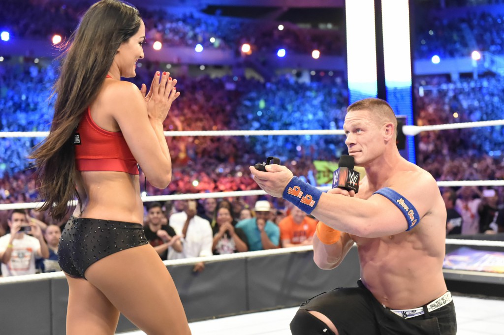 John Cena demande en mariage Nikki Bella