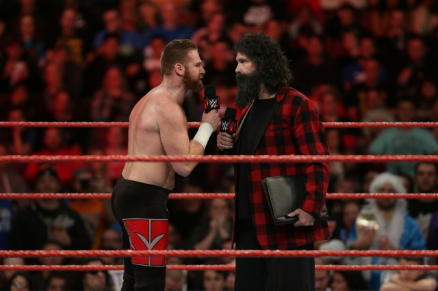 Zayn et Foley RAW 12 12 2016